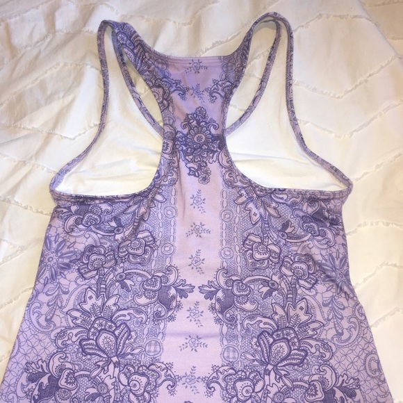 New Balance fitted tank Size M - Picture 2 of 3
